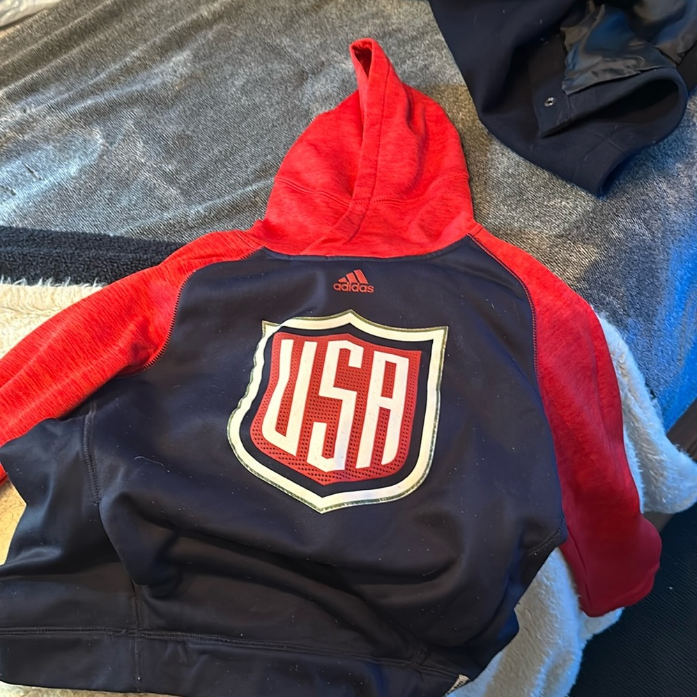 usa hockey hoodie only worn a couple times